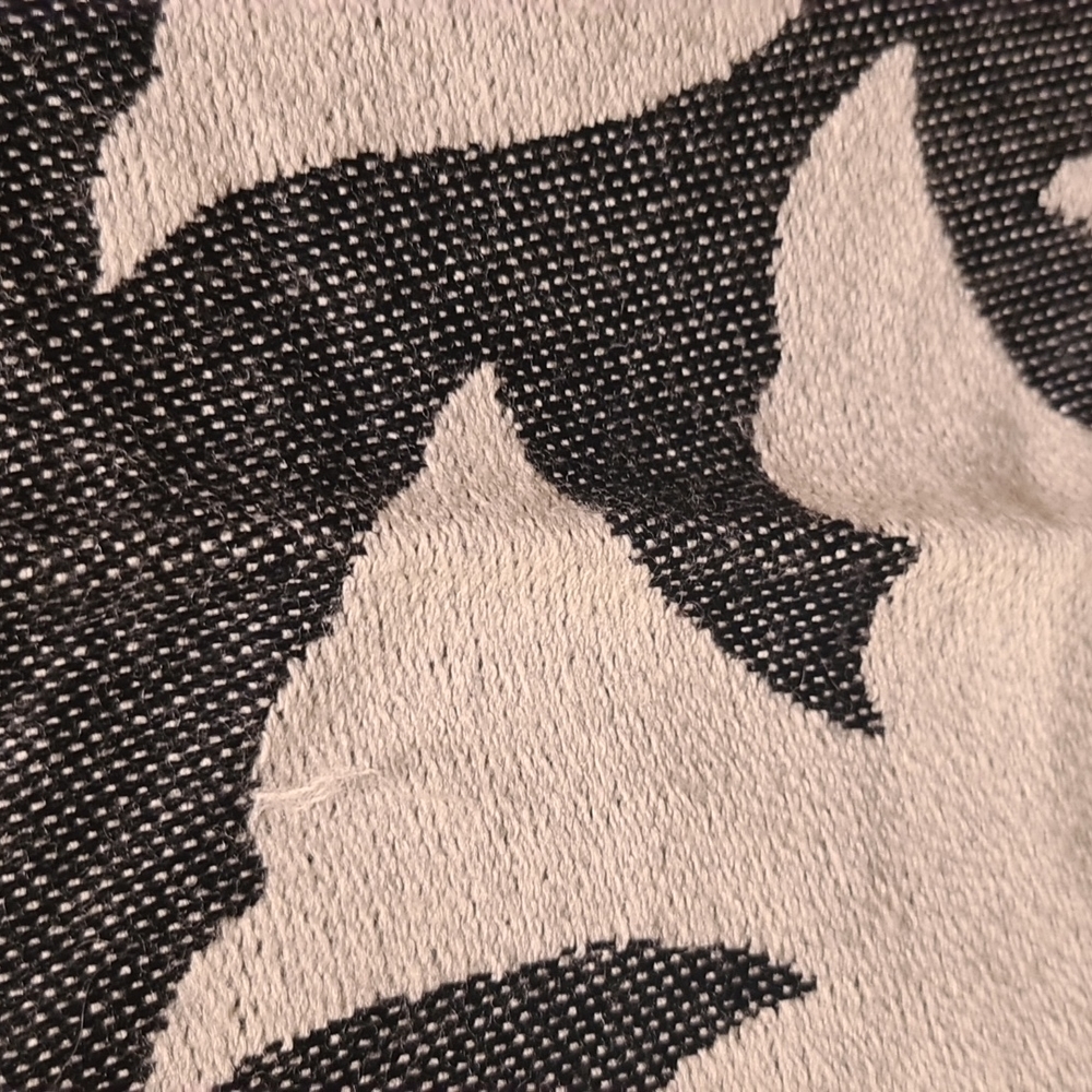 Scarf - Picture 8 of 8